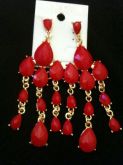Brinco pedraria vermelho